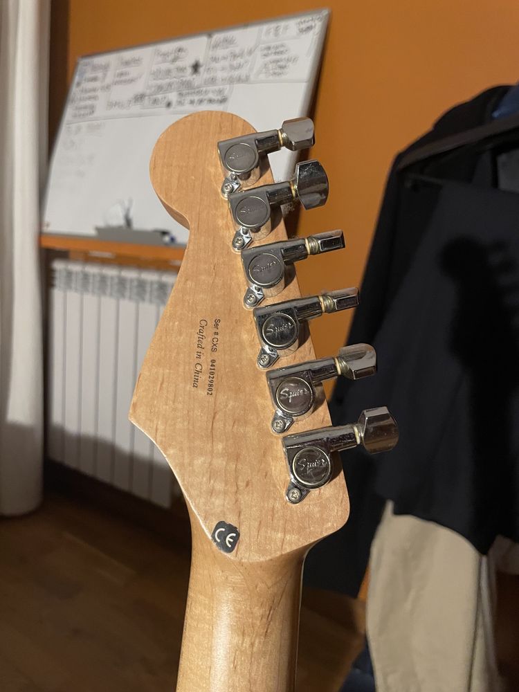 Guitarra Strato Fender +amplificador + capa