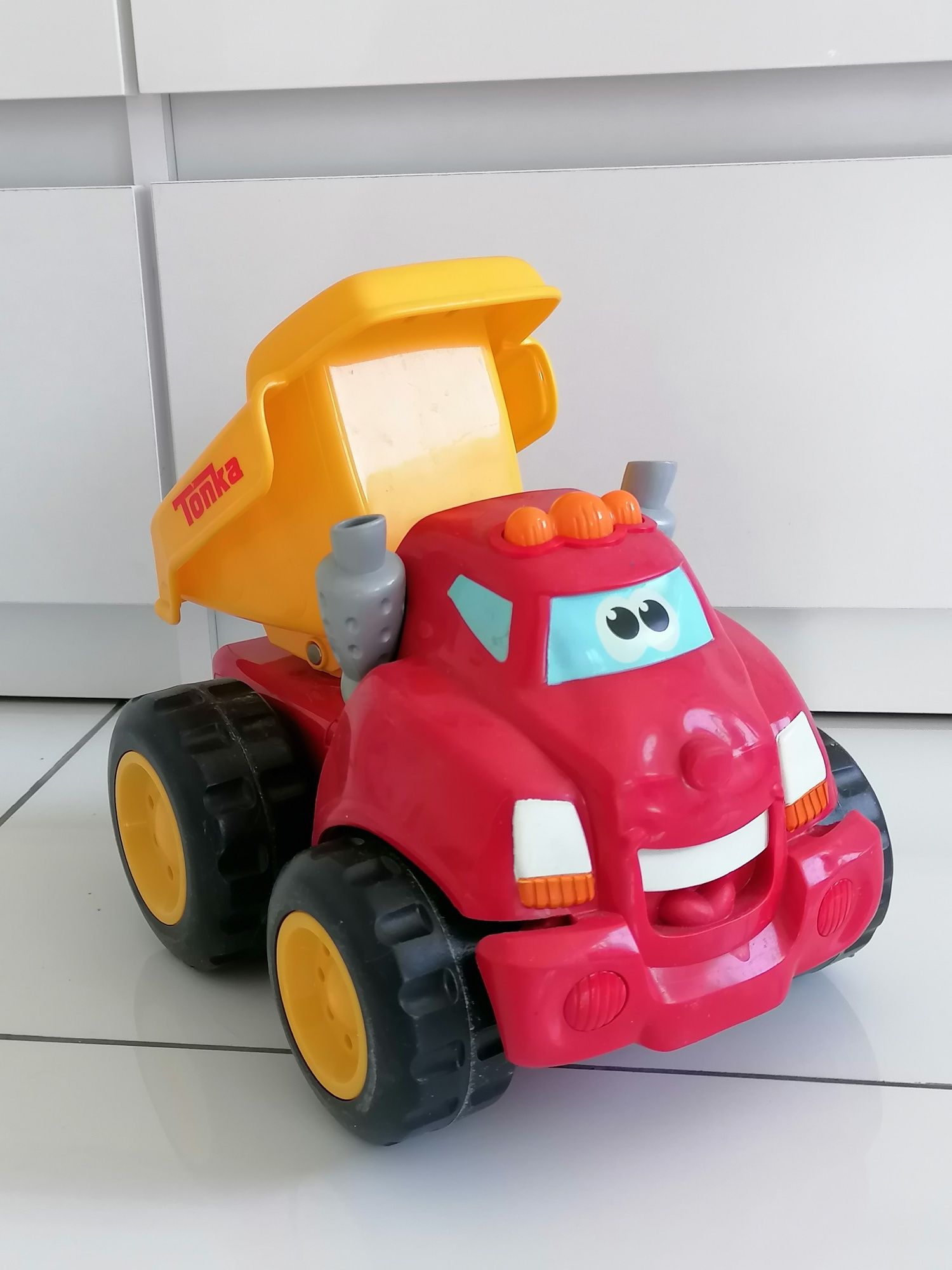 ciężarówka gadająca Hasbro Tonka Chuck