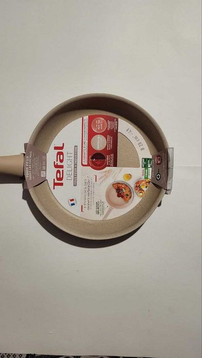 Сковорода Tefal Delight 28 см з маленьким дефектом