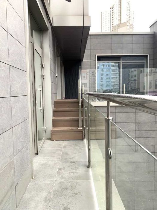 Офіс з терасою. RiverStone, Дніпровська набережна, 14в. Генератор