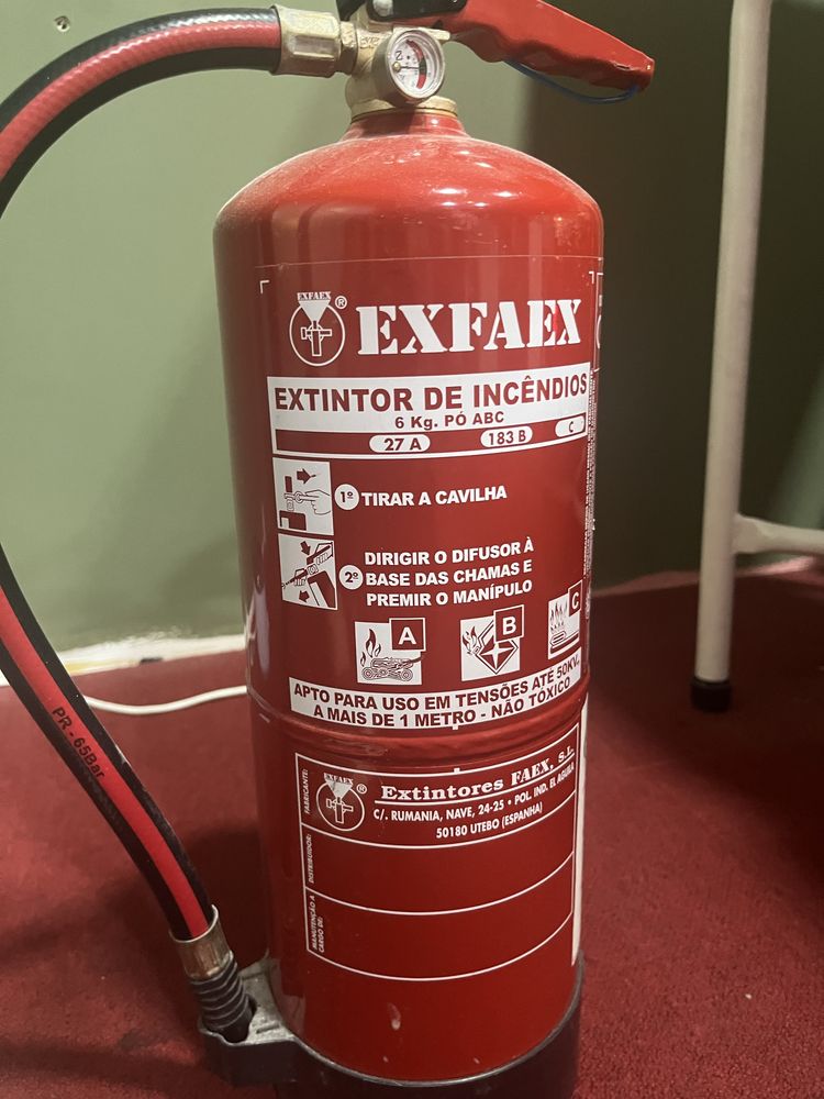 Extintor  de incêncios pó