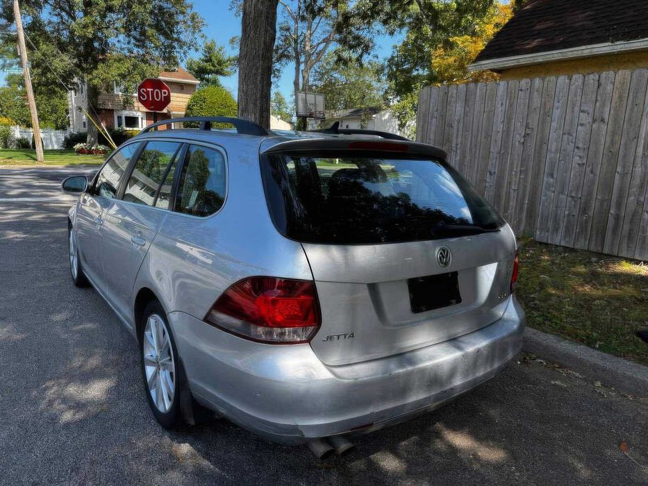 Volkswagen Jetta      2013