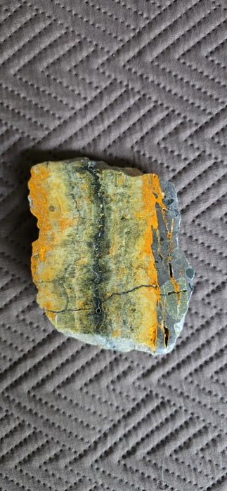 Pedra Bumblebee bruto