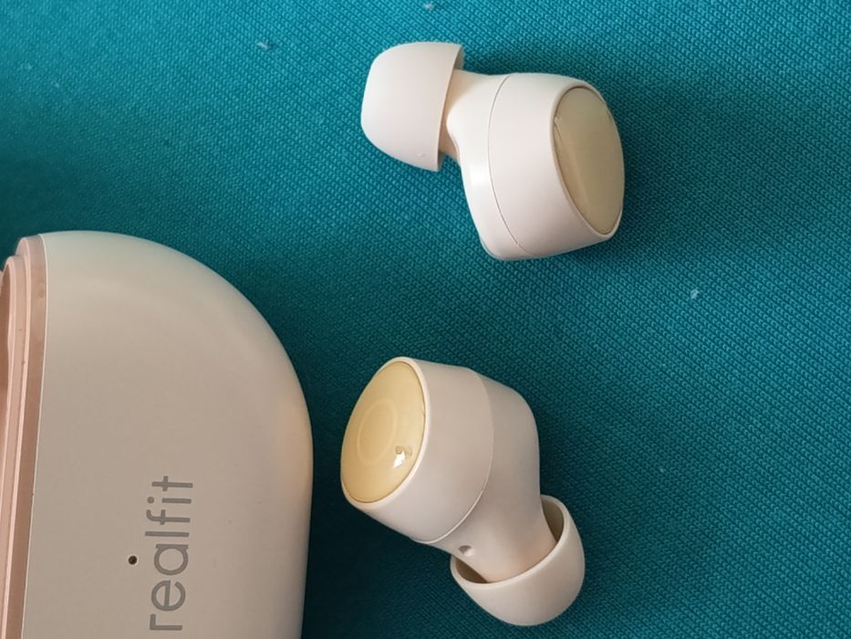 Nowe słuchawki bluetooth realfit f4 beżowe