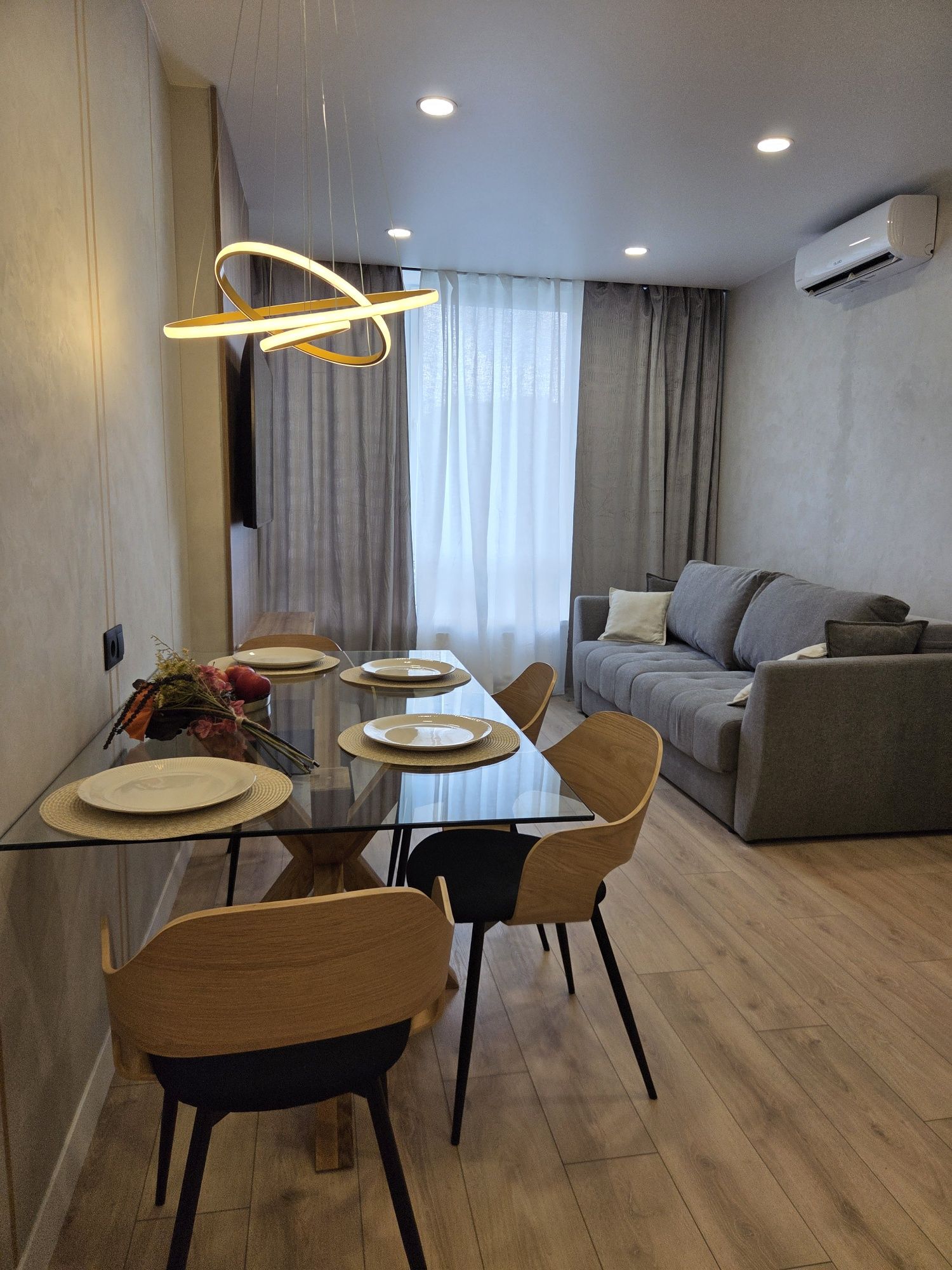 Продам 1к кв  46м.кв. 8пов Варшавський 2 Варшавский 2 11.3дім  Власник