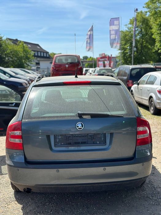 Авторозборка Skoda Oktavia a5 1.6Fsi двигун BLF колір 9901 КПП GYT 5ст