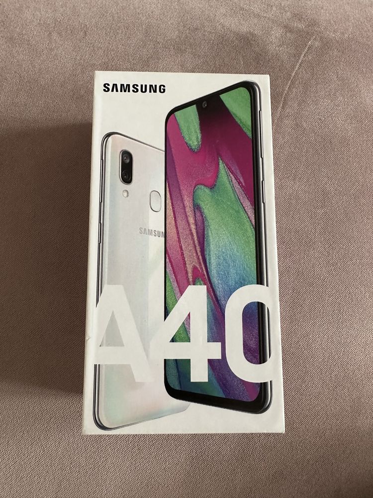 Pudełko po telefonie Samsung A40