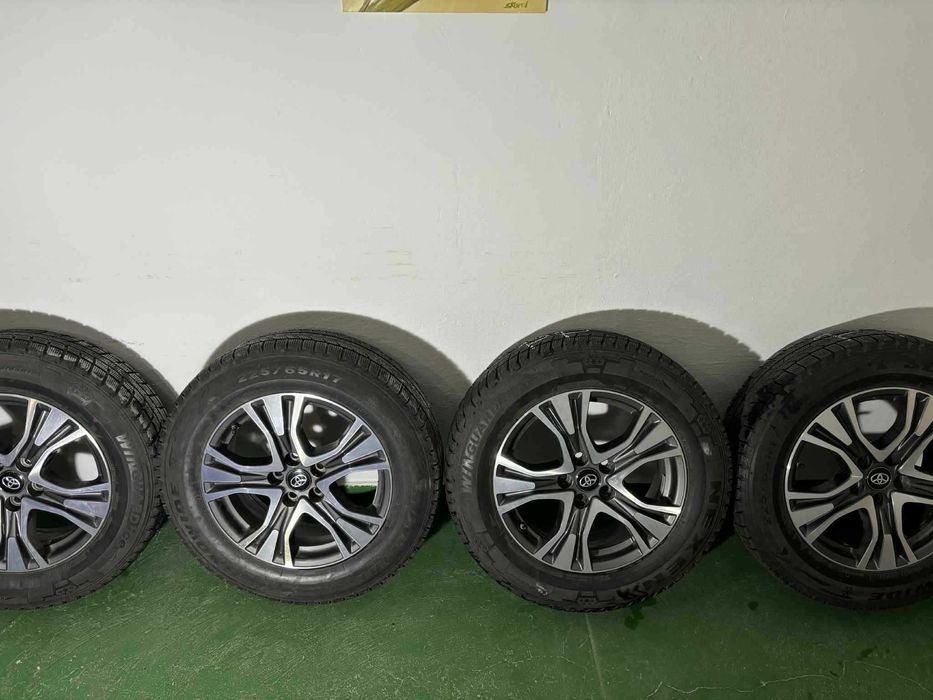 Komplet kół zimowych do Toyota RAV4 225/65 r 17