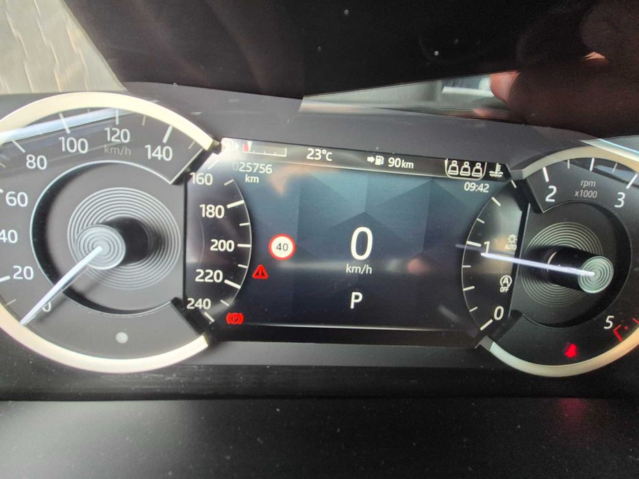 Syndyk sprzeda Range Rover Evoque 2.0 Diesel MHEV MR'19 EL3FN82