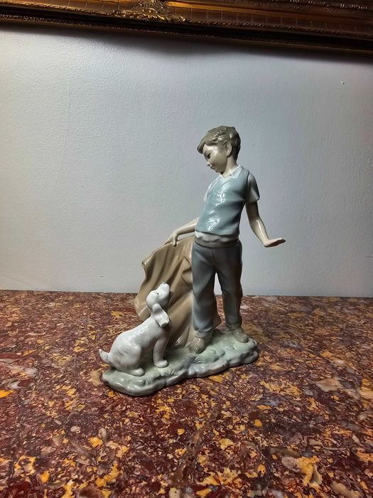Piękna figurka Porcelana NAO Lladro "Mały toreador 25 cm Hiszpania