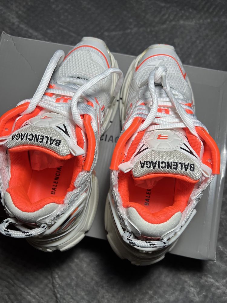 Кроссовки Balenciaga Runner White Orange