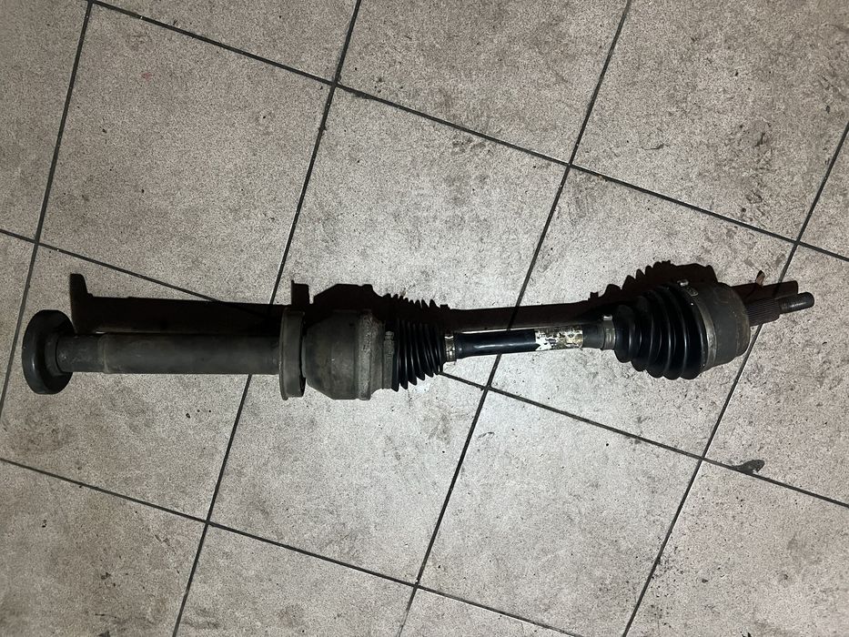 Полуось права VW 15 GP 2.0 правая полуось шрус