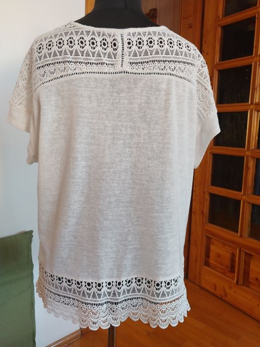 Bluzka z gipiurą roz 50. 5XL