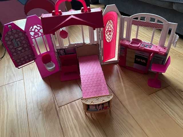Mały domek dla lalek Barbie