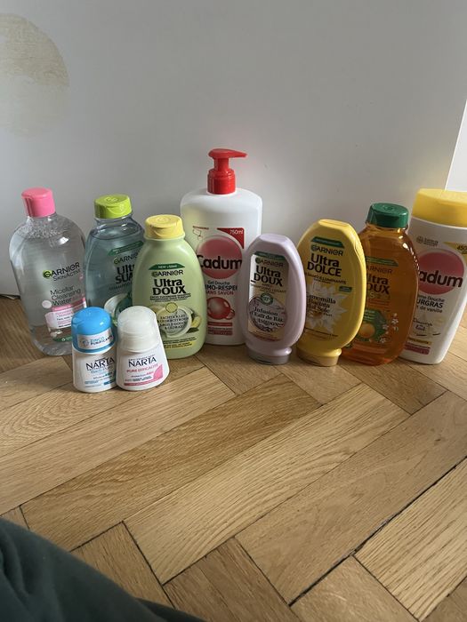 Zestaw kosemtyków damskich pod prysznic do kapieli