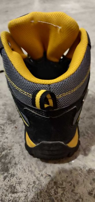 Buty górskie dla chłopca