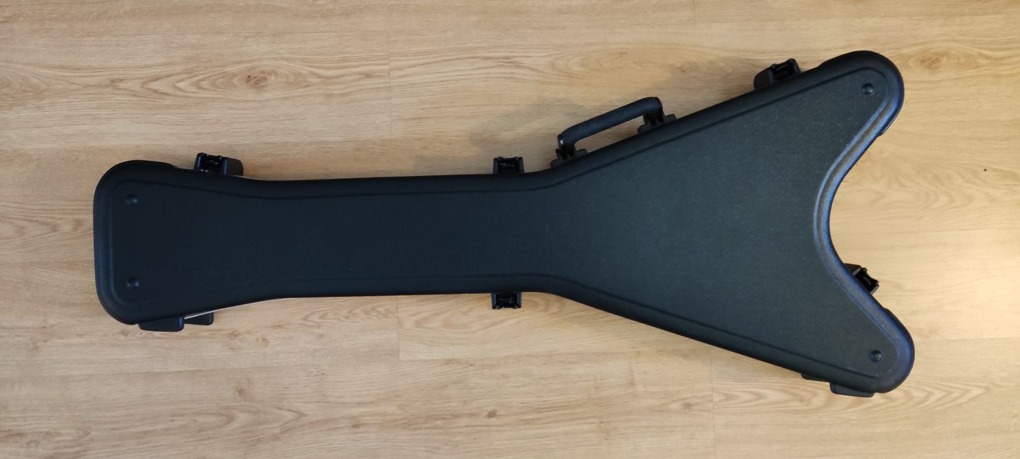 Caixa / hardcase SKB para guitarra Flying-V