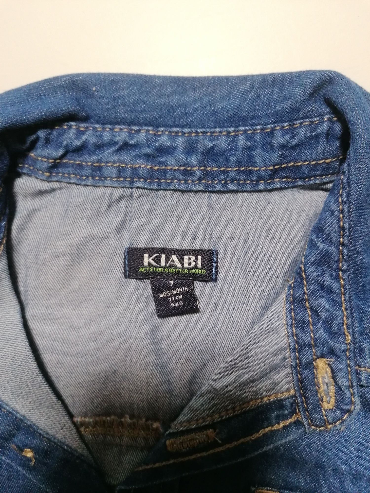 Camisa de Ganga de Bebé Menino
Tamanho 7 meses (71cm)
Kiabi
.
Caracte