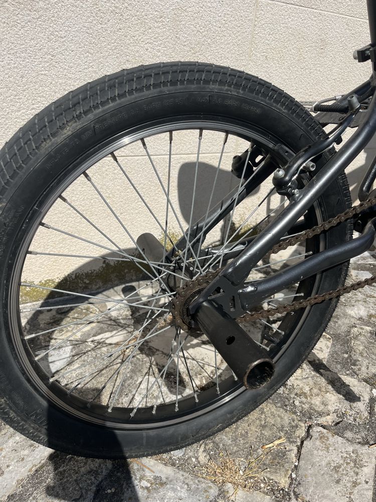 Bicicleta BMX aro 20 em ótimo estado