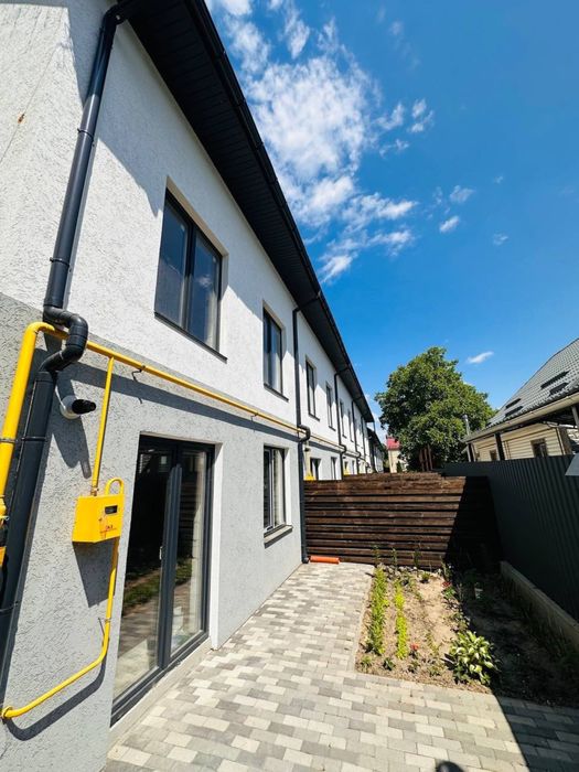 Готовий таунхаус з газом і централь. комунікаціями в топовій локації