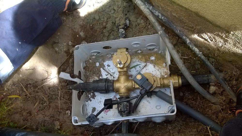 canalizador esgotos colunas de agua