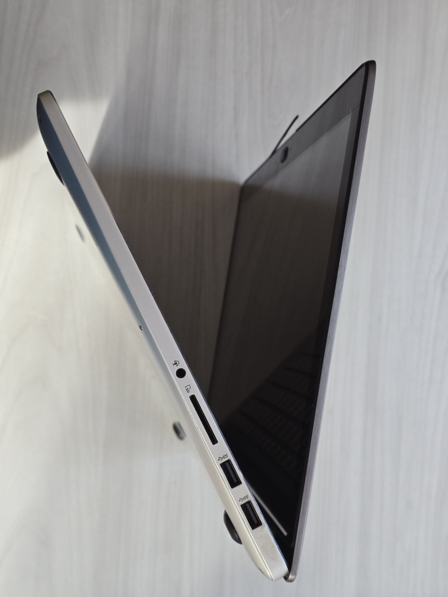 Ноутбук ASUS Zenbook UX501JW на запчастини
