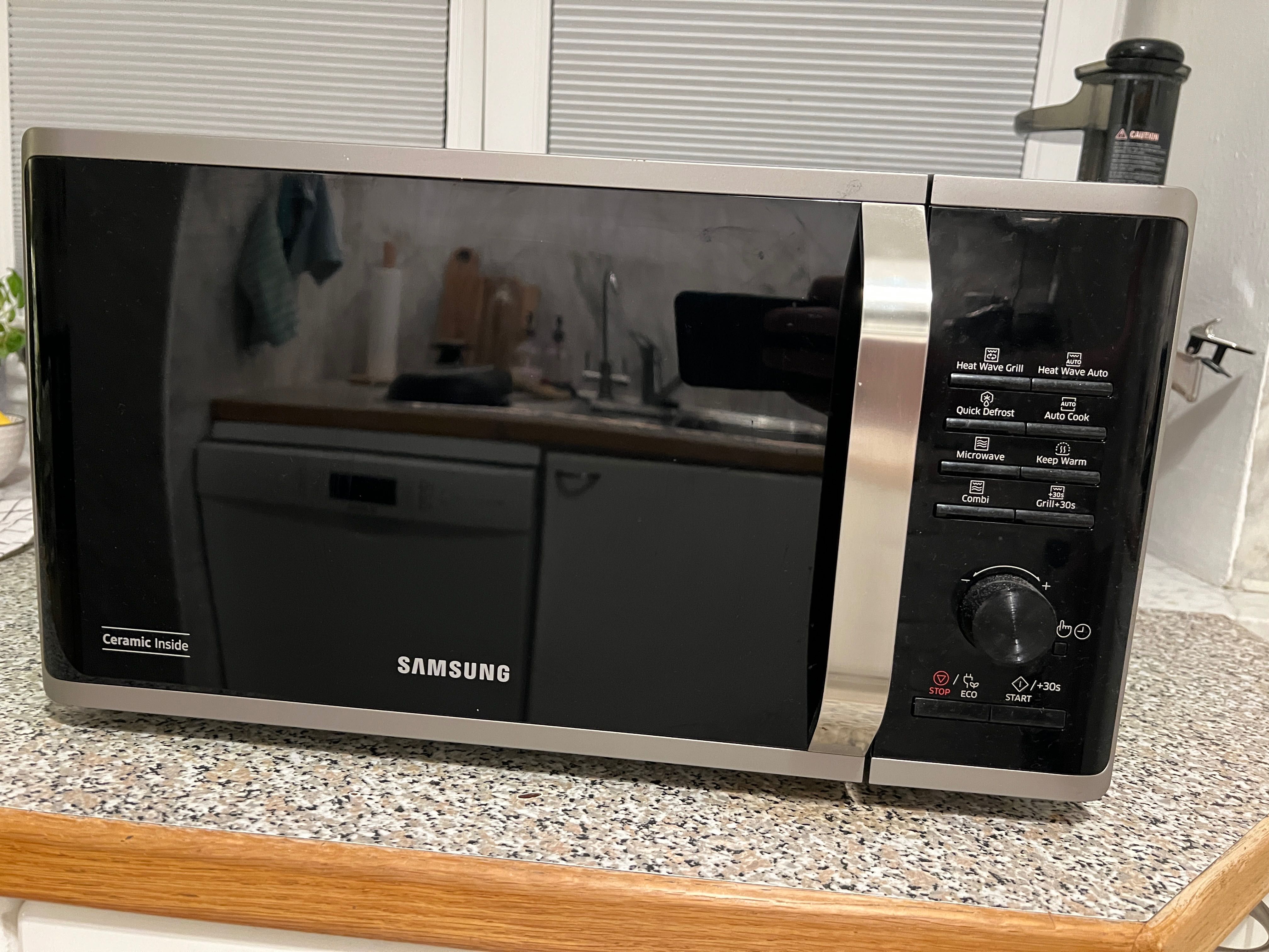 Kuchenka mikrofalowa Samsung MG23K3575AS/EO srebrna