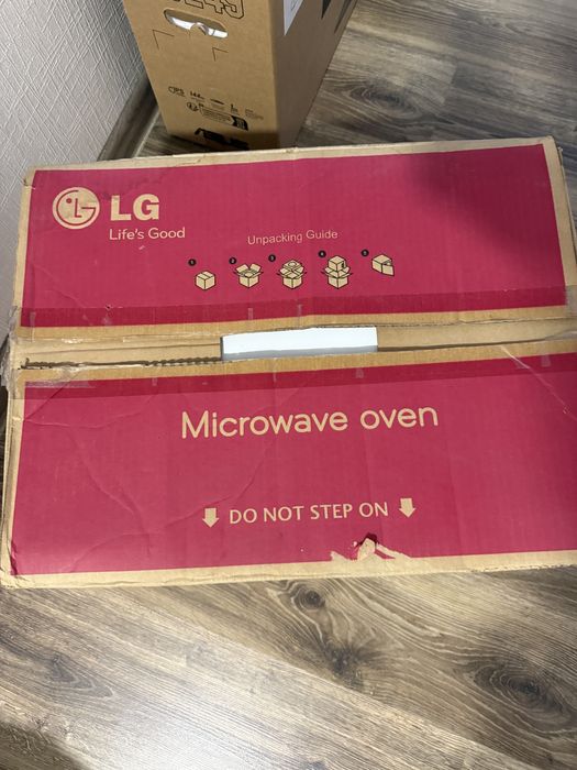 Микроволновка LG MS2022D