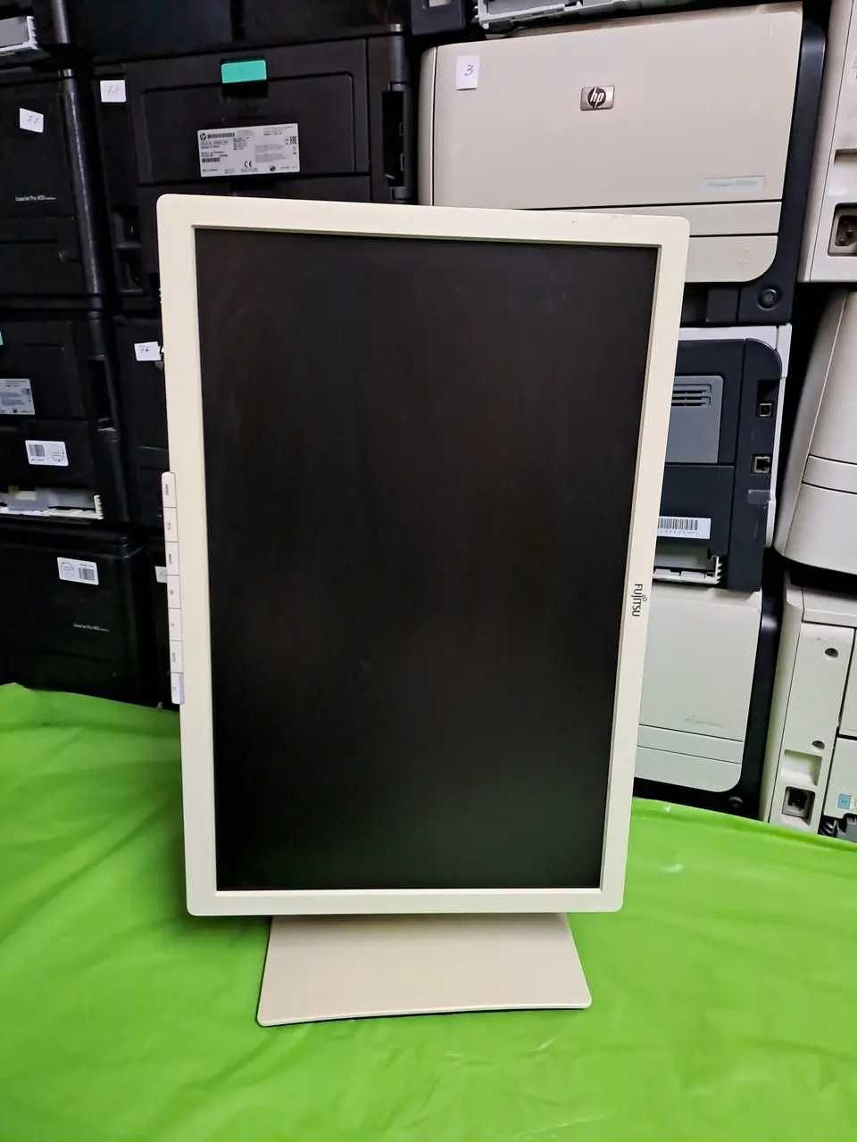 Монітор Fujitsu b22w-7  привезенні з Німеччини.