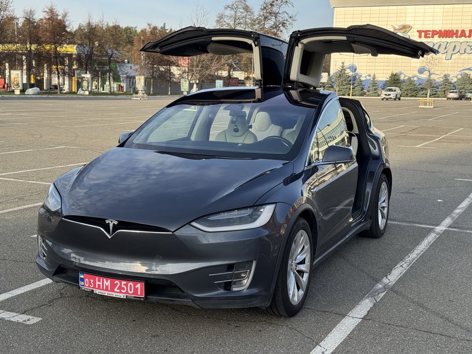Tesla Model X 2018рік , Процесор Intel ,Автопілот 2.5 , Повний привід