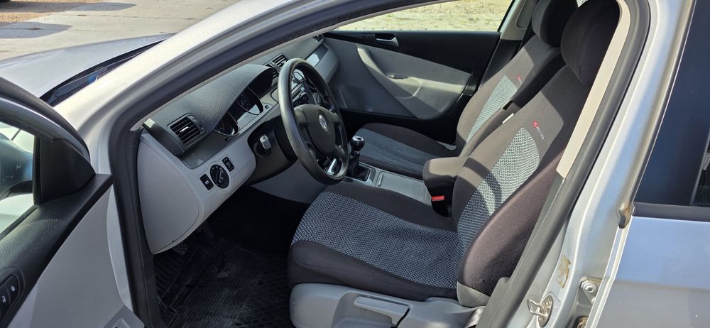 VW Passat sedan 2009r 2.0 diesel