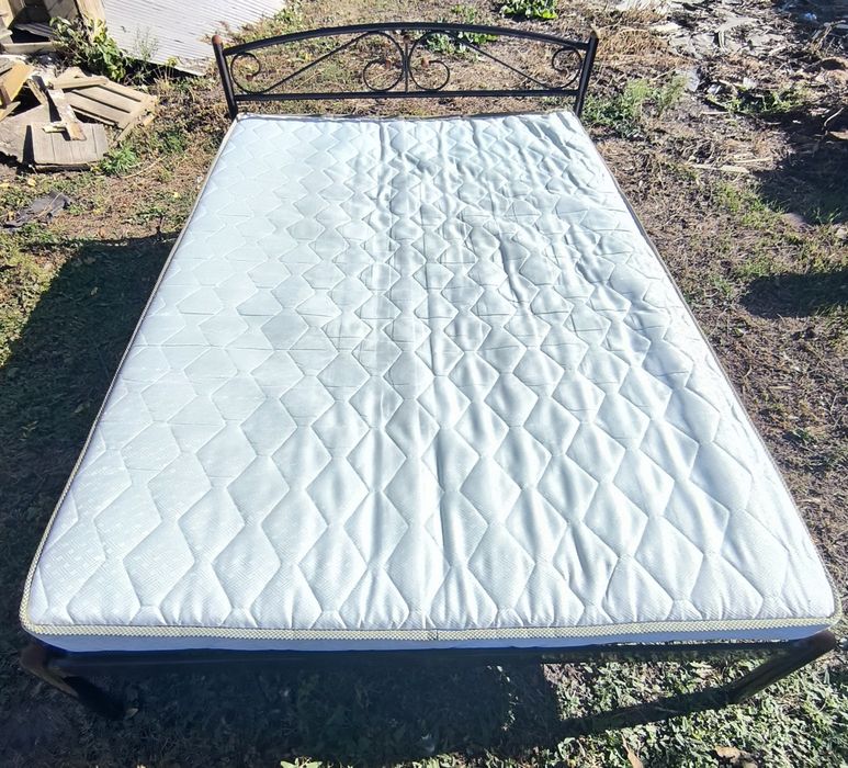 Двoспальная кровать 140х200 с матрасом/ Двоспальне ліжко