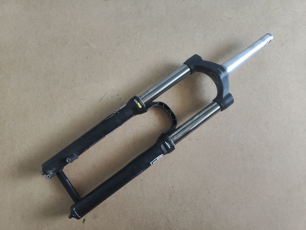 Вилка RockShox Domain 26" (170 мм) - шток конус, 18,5 см.
