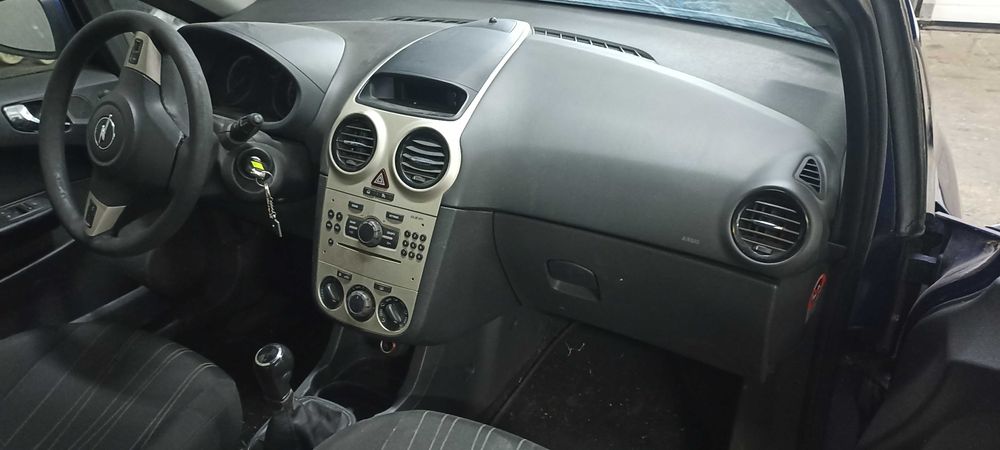 opel corsa d 1.3 cdti z13dtj  lak Z21B samochód na części
