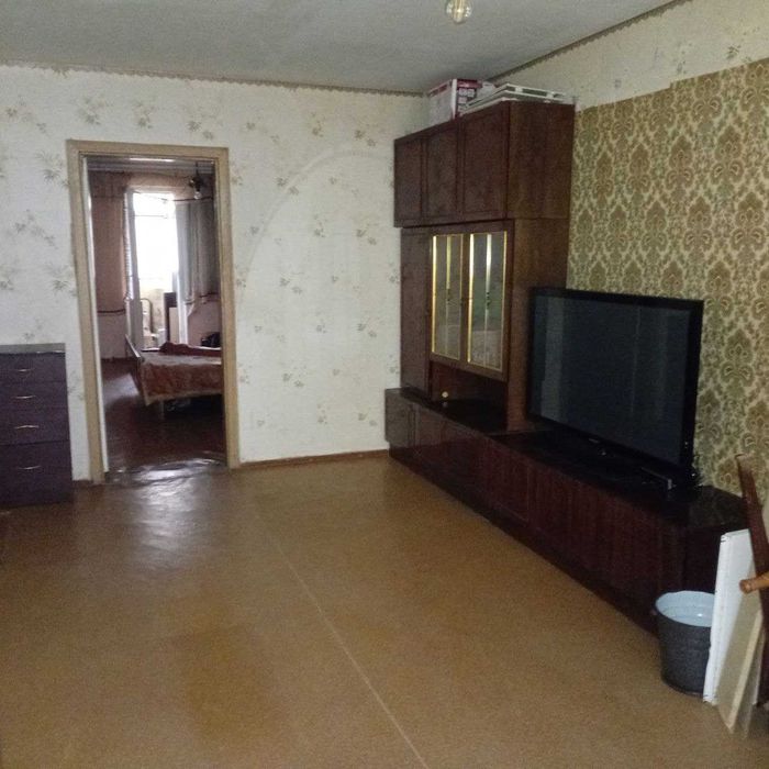 Продаю 3 комнатную квартиру на Пл. Победы