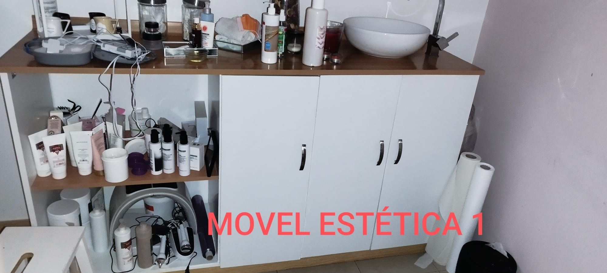 Móvel estética com lavatório