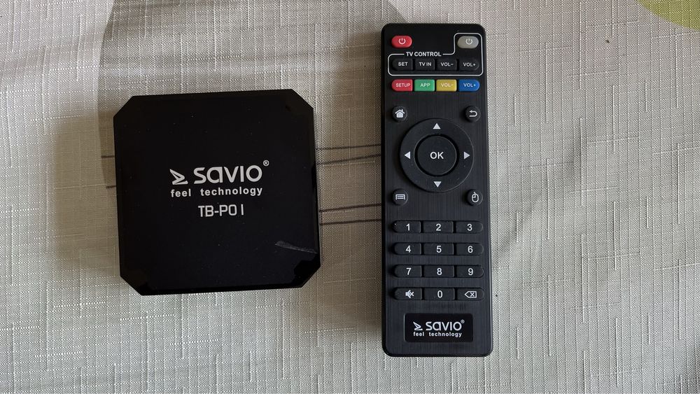 TV Smart box Savio TV-P01 + klawiatura