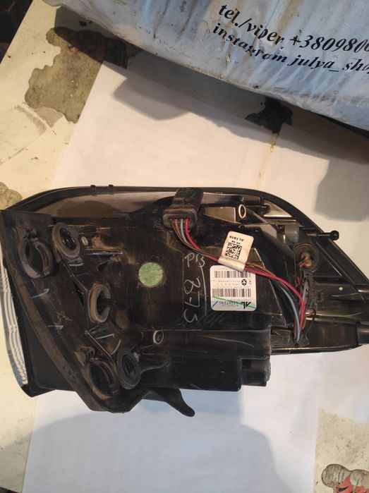 Задний правый фонарь наружный