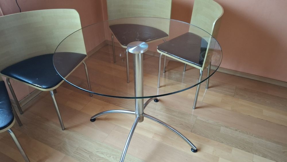 Sprzedam stół szklany. Możliwość kupna bez krzeseł.