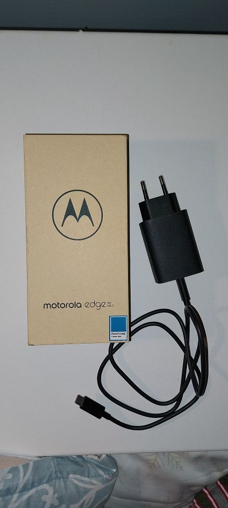 Smartfon Motorola edge 40 neo 5G