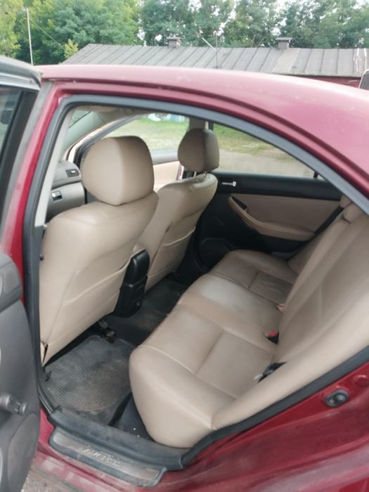 Toyota Avensis II