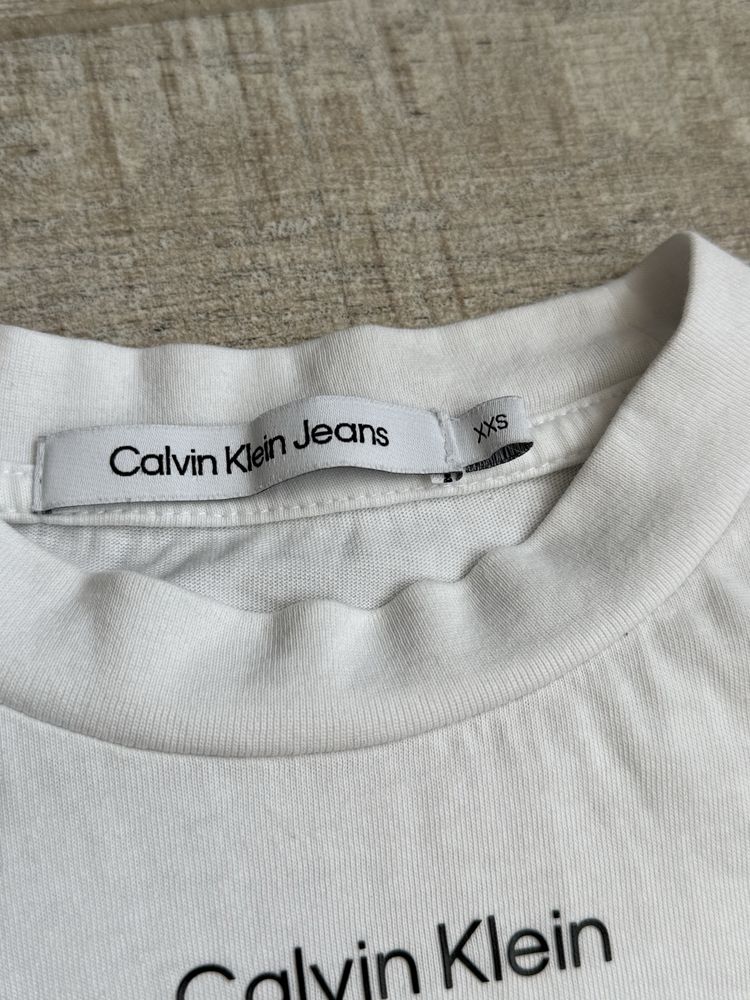 Футболка calvin klein жіноча
