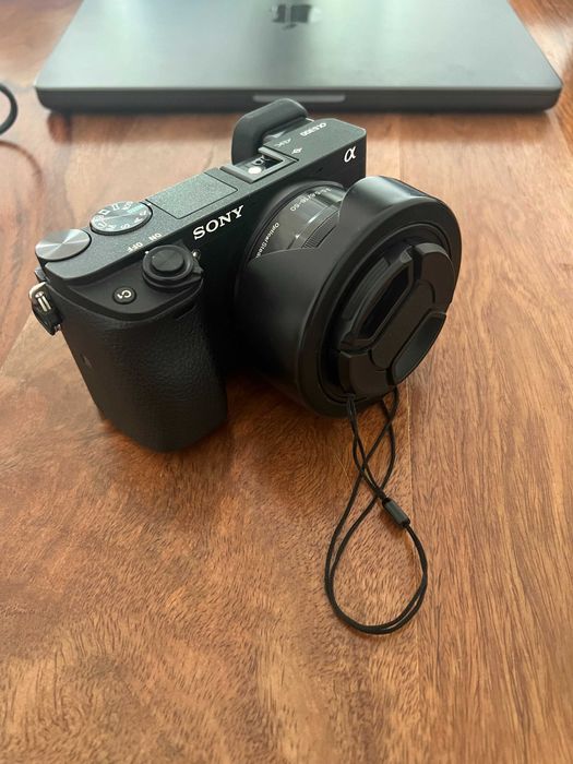 Sony Alpha a6300 + original lens + charger + extra battery