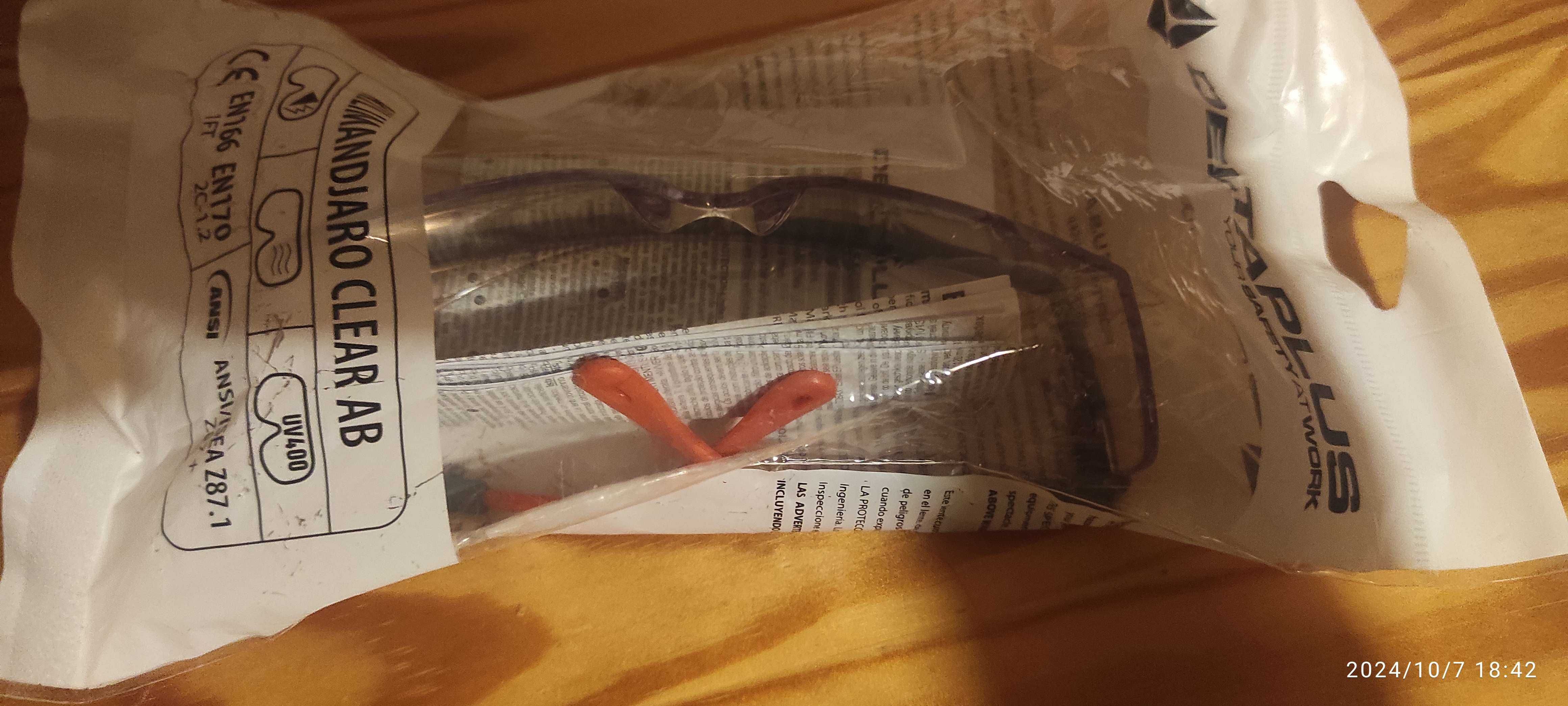 Laboratoryjne okulary, ochronne, nowe, z poliwęglanu, do wyboru model