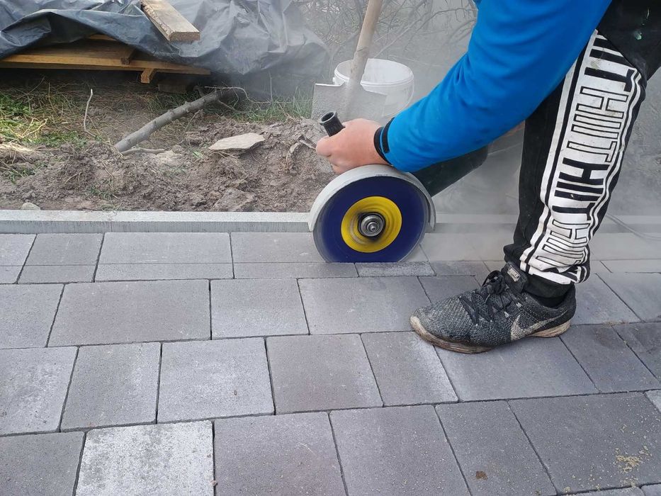 Укладання тротуарної плитки по дуже гарним цінам
