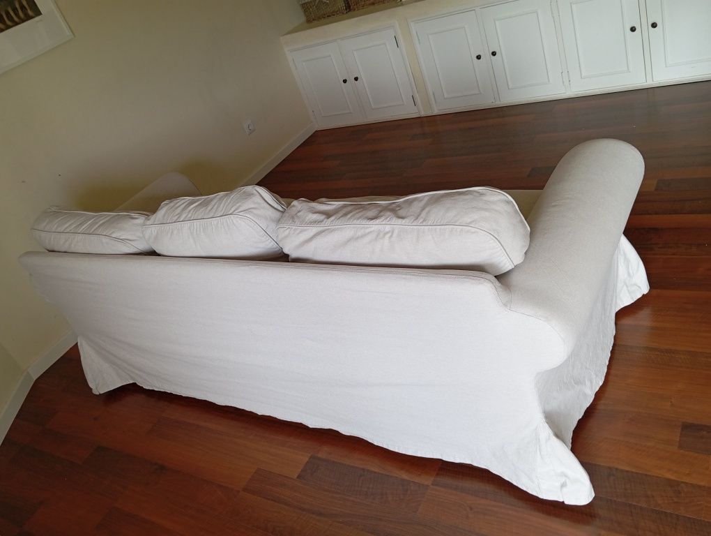 Sofá EKTORP beje claro do IKEA
