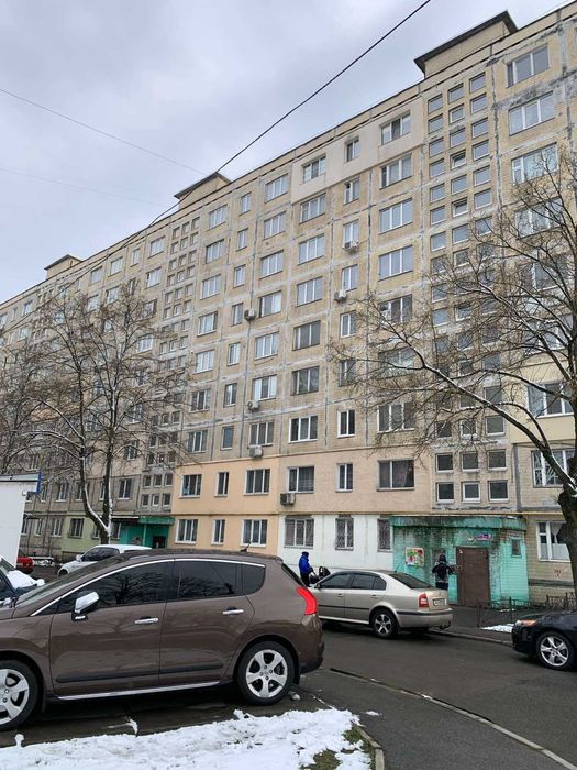 Двухкомнатную пр Свободы 28 срочно продам