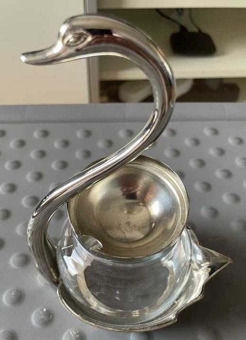 Cukiernica posrebrzana łabędź