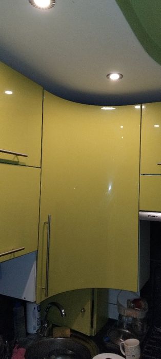 Продам угловой шкафчик