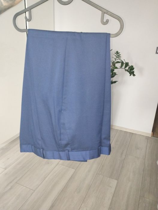 Garnitur męski ciemno-niebieski